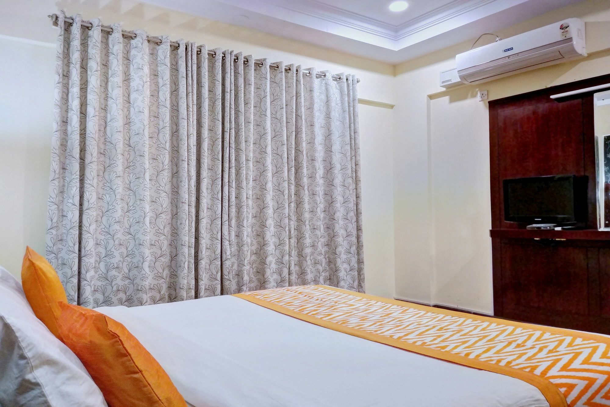 Oyo 10437 Hotel Hibiscus Inn Bangalore Extérieur photo